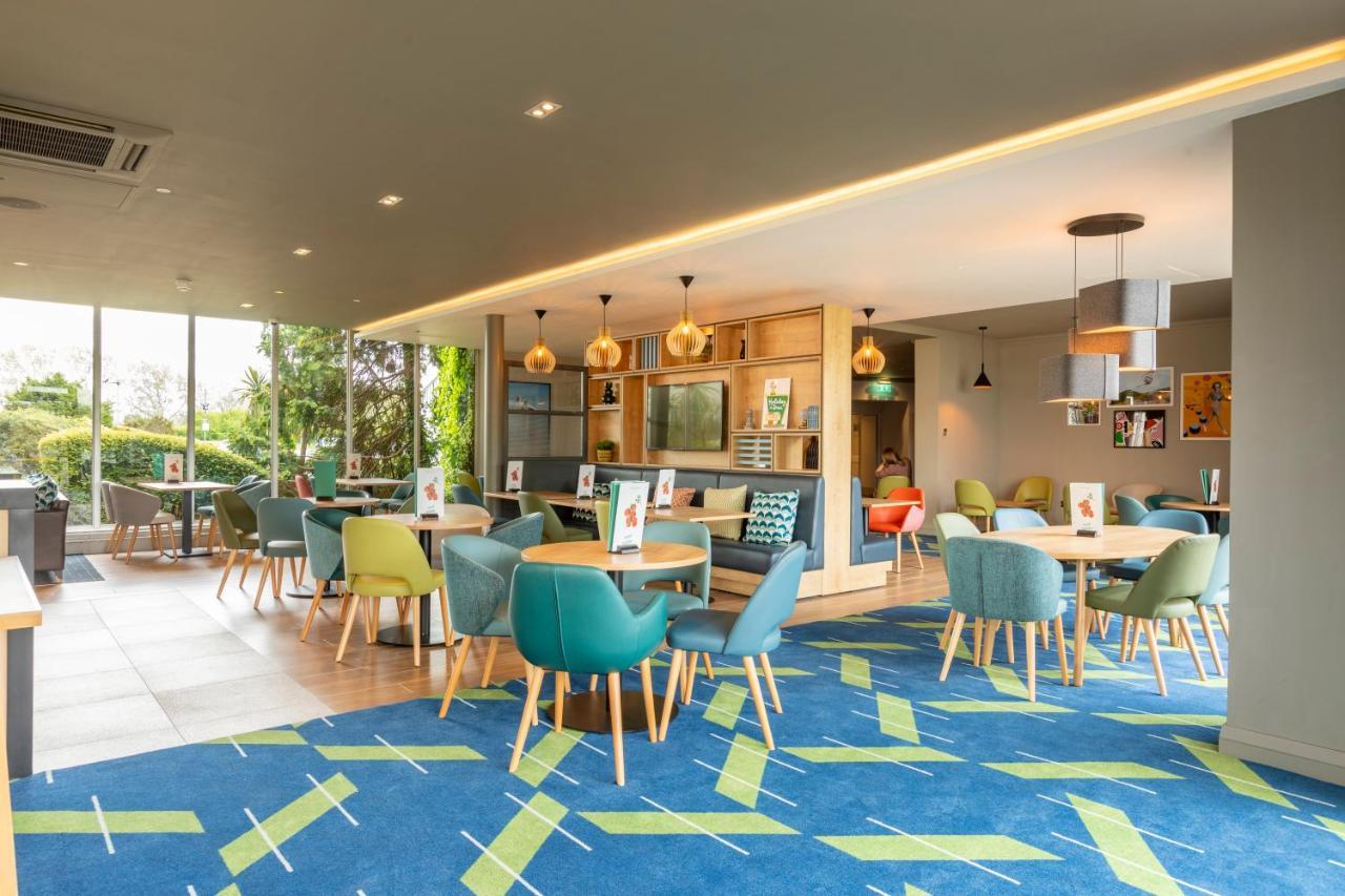 Holiday Inn Basildon By Ihg Exterior foto