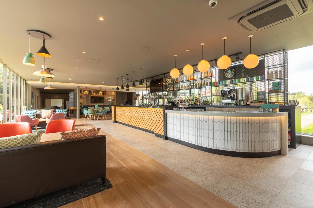 Holiday Inn Basildon By Ihg Exterior foto